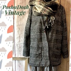 Vintage! “Ambiance” Black & White Houndstooth Blazer Size M